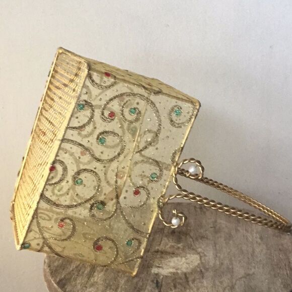 Gold rectangular Christmas basket gift Xmas scrolls classic decor - Picture 3 of 4